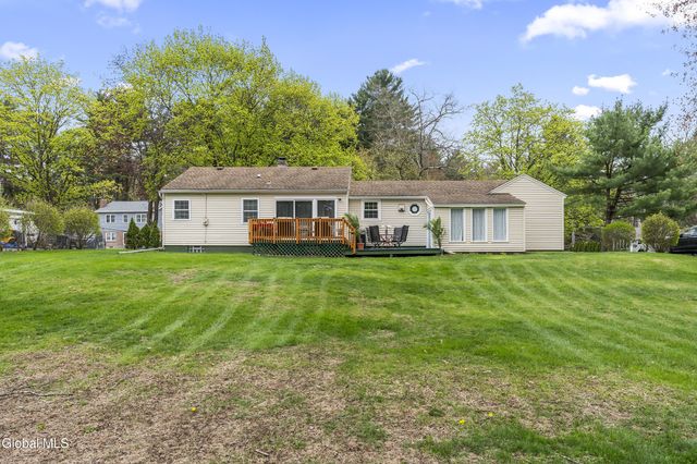 16 Morningside Drive, Guilderland, NY 12303