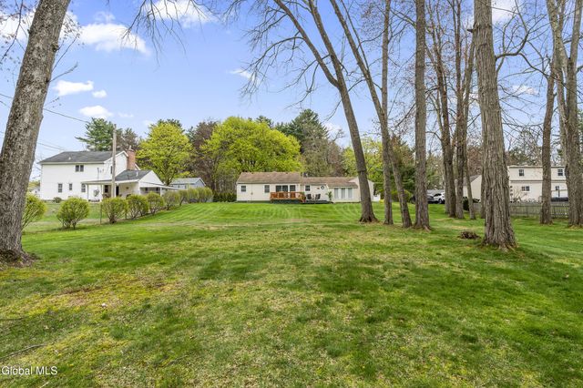 16 Morningside Drive, Guilderland, NY 12303