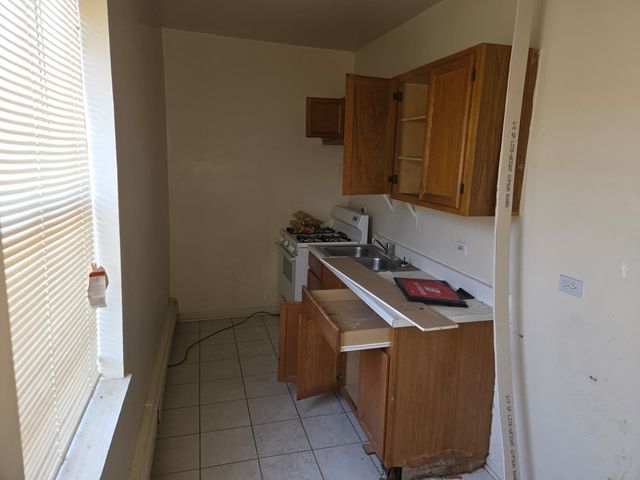 543 E 60TH Street 4, Chicago, IL 60637