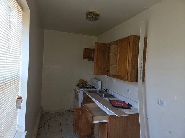 543 E 60TH Street 4, Chicago, IL 60637