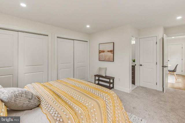 266 DIXIE DR, Carneys Point, NJ 08069