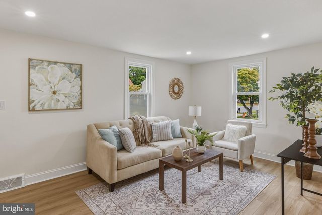 266 DIXIE DR, Carneys Point, NJ 08069