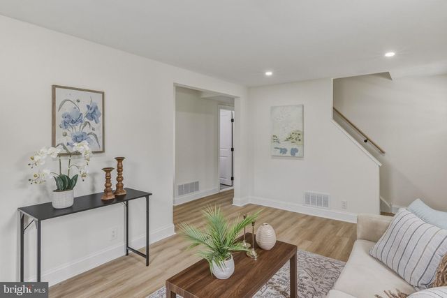 266 DIXIE DR, Carneys Point, NJ 08069