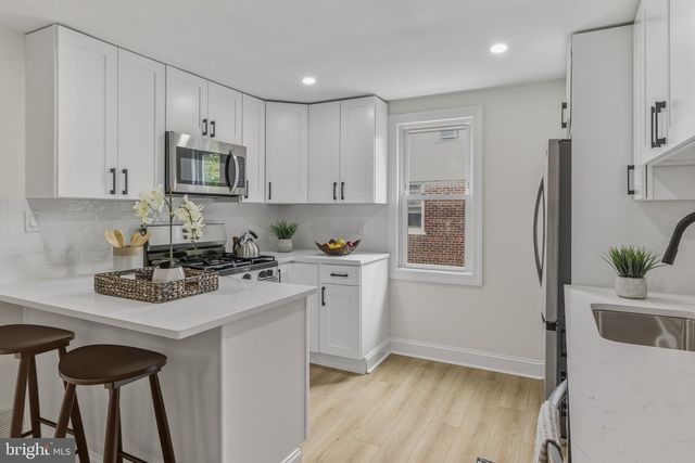 266 DIXIE DR, Carneys Point, NJ 08069