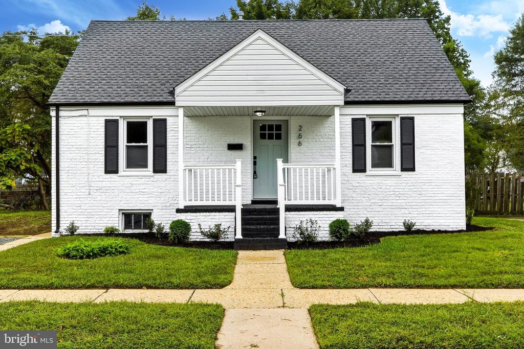 266 DIXIE DR, Carneys Point, NJ 08069