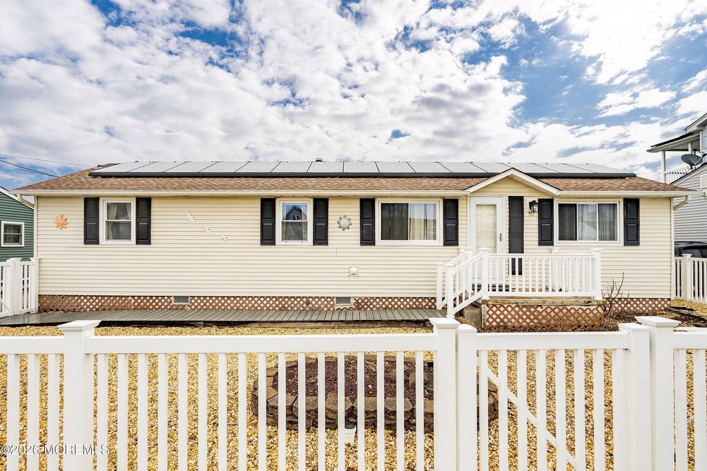 10 W Anchor Drive, Little Egg Harbor, NJ 08087