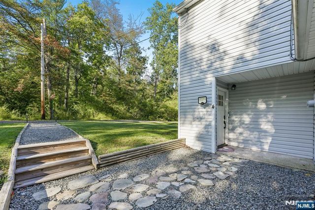 4 Quail Road, Sparta, NJ 07871