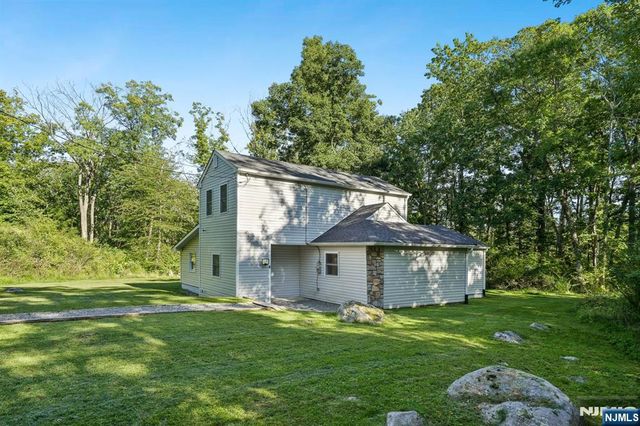 4 Quail Road, Sparta, NJ 07871