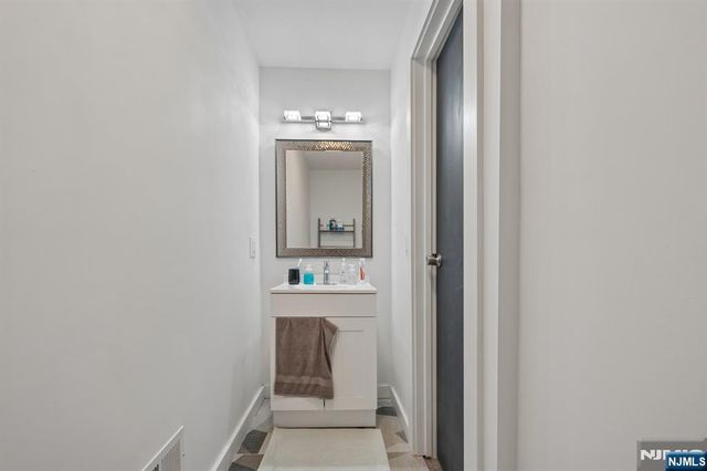 4 Quail Road, Sparta, NJ 07871