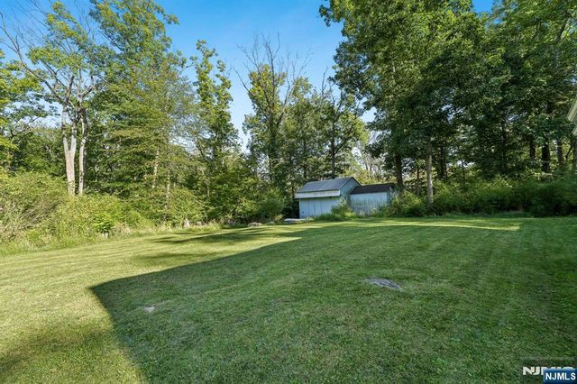 4 Quail Road, Sparta, NJ 07871