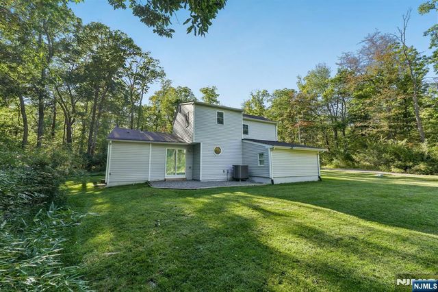 4 Quail Road, Sparta, NJ 07871
