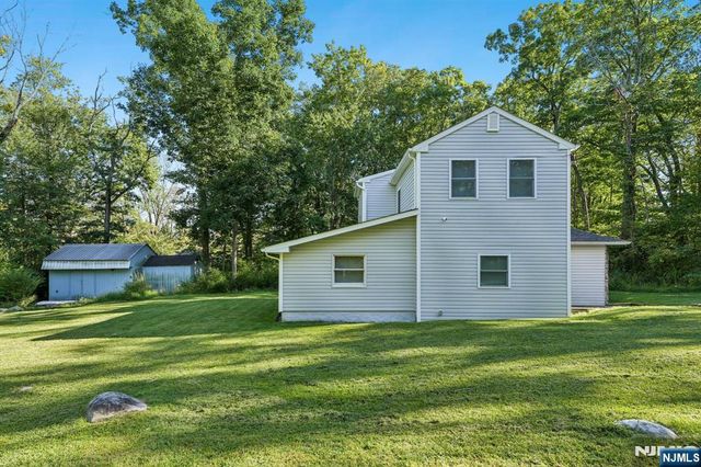 4 Quail Road, Sparta, NJ 07871