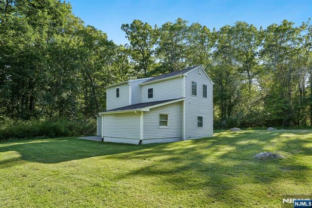 4 Quail Road, Sparta, NJ 07871