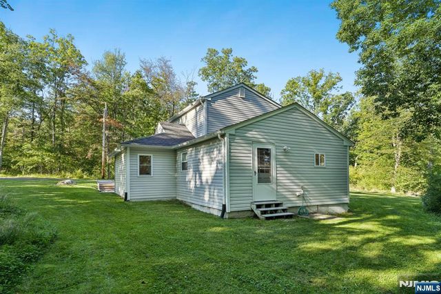 4 Quail Road, Sparta, NJ 07871