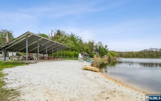 4 Quail Road, Sparta, NJ 07871