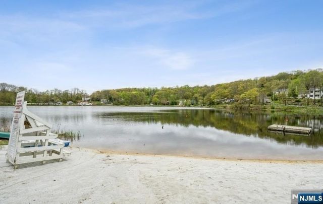 4 Quail Road, Sparta, NJ 07871