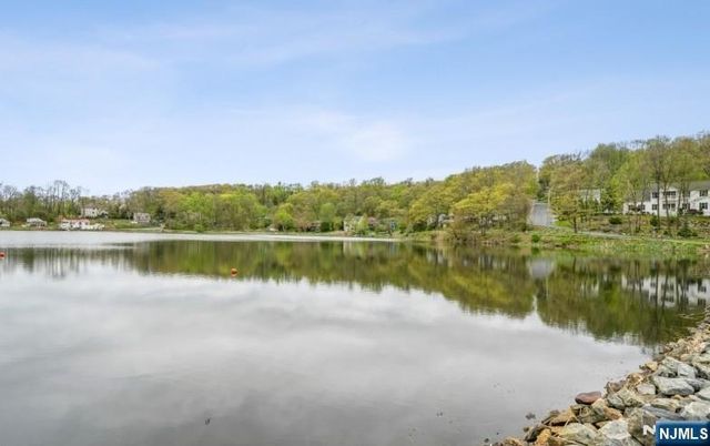 4 Quail Road, Sparta, NJ 07871
