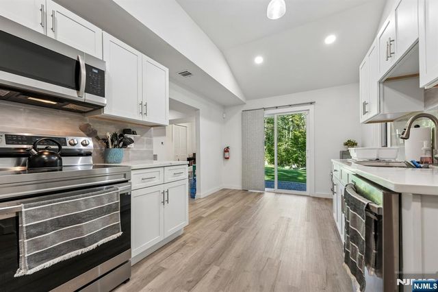 4 Quail Road, Sparta, NJ 07871