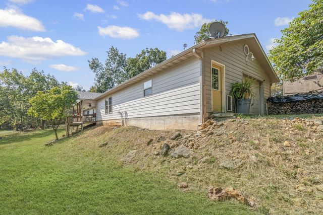 17537 Mockingbird Rd Road, Warsaw, MO 65355