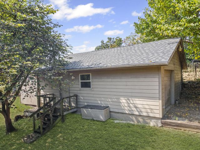 17537 Mockingbird Rd Road, Warsaw, MO 65355