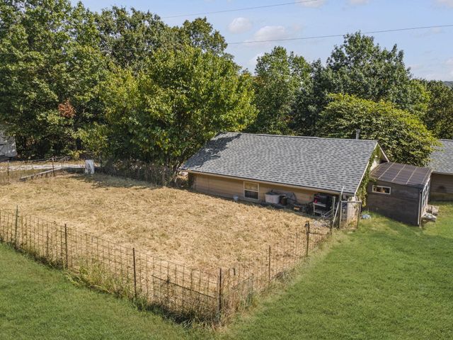 17537 Mockingbird Rd Road, Warsaw, MO 65355