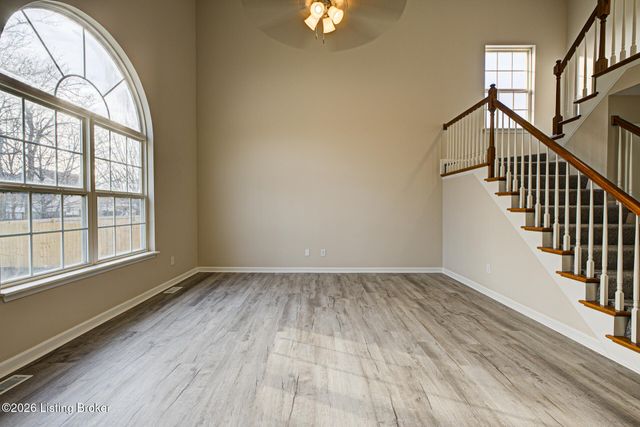 10503 Waycross Ave, Louisville, KY 40229