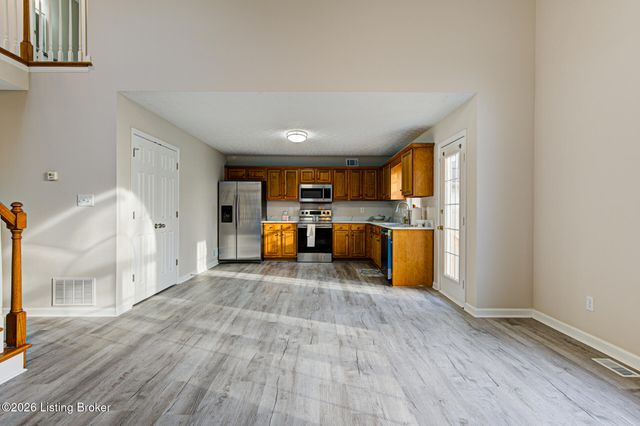 10503 Waycross Ave, Louisville, KY 40229