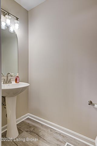 10503 Waycross Ave, Louisville, KY 40229