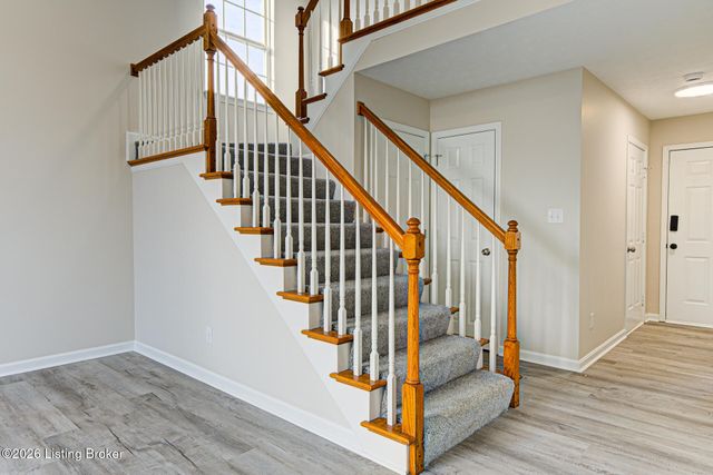 10503 Waycross Ave, Louisville, KY 40229