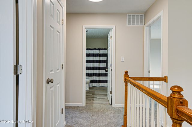 10503 Waycross Ave, Louisville, KY 40229