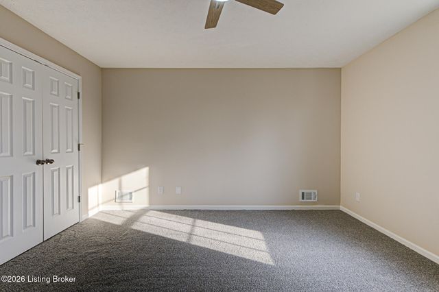 10503 Waycross Ave, Louisville, KY 40229