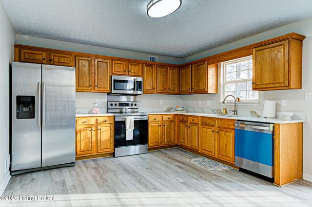 10503 Waycross Ave, Louisville, KY 40229