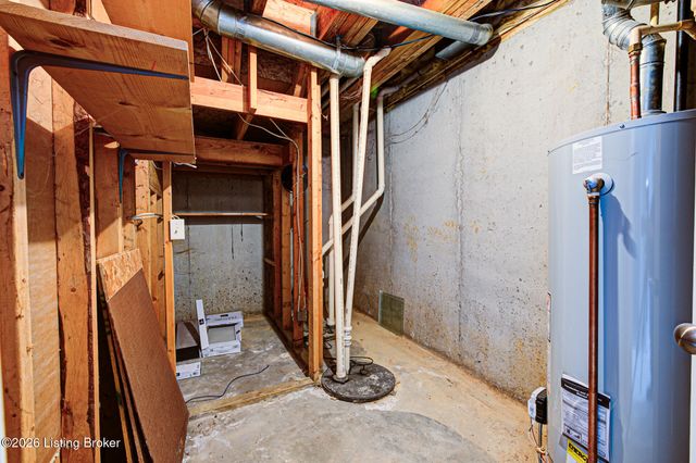 10503 Waycross Ave, Louisville, KY 40229