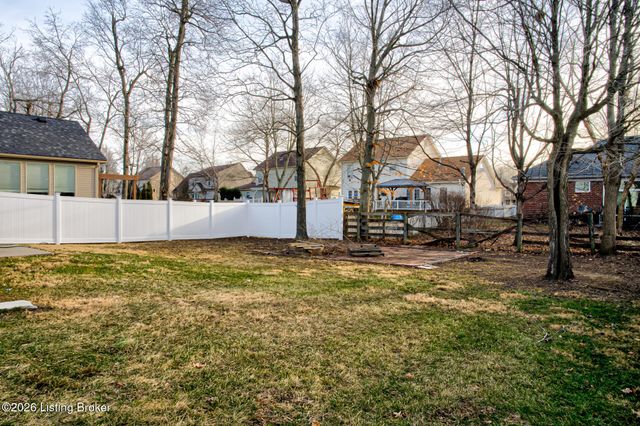 10503 Waycross Ave, Louisville, KY 40229