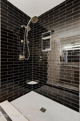 10503 Waycross Ave, Louisville, KY 40229