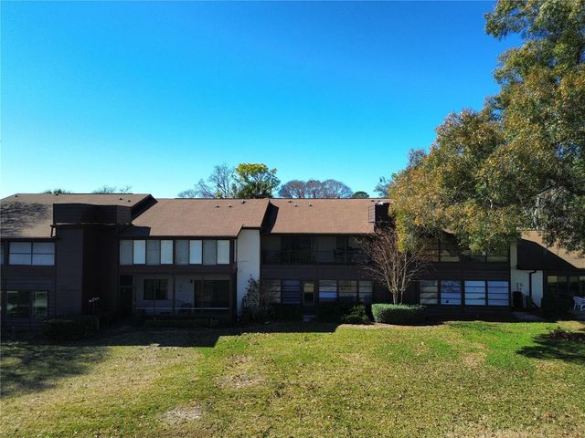 512 FAIRWAYS CIRCLE A, Ocala, FL 34472