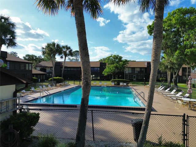 512 FAIRWAYS CIRCLE A, Ocala, FL 34472