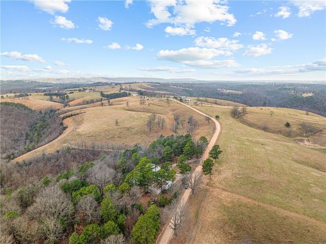 10207 Rainbow Ridge Road, Omaha, AR 72662