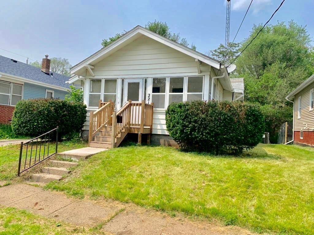 2219 Lincoln Avenue, Des Moines, IA 50310