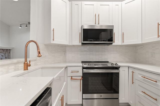 7124 72ND STREET, Pinellas Park, FL 33781