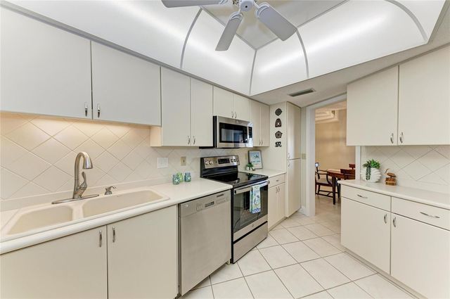 4835 GULF OF MEXICO DRIVE 105, Longboat Key, FL 34228