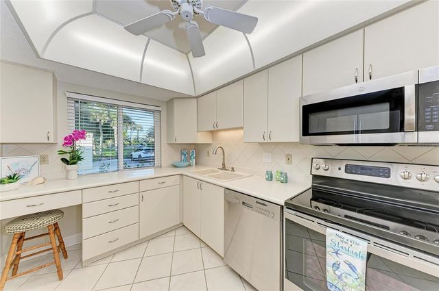 4835 GULF OF MEXICO DRIVE 105, Longboat Key, FL 34228