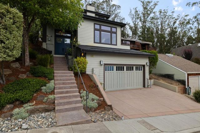 374 El Granada Boulevard, El Granada, CA 94018
