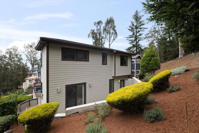 374 El Granada Boulevard, El Granada, CA 94018