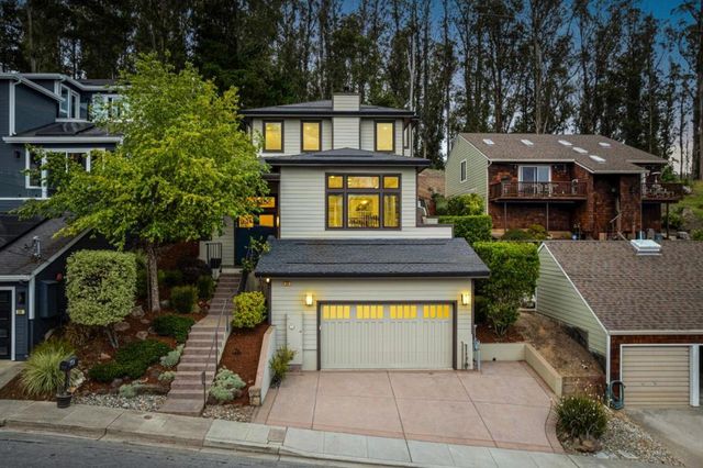 374 El Granada Boulevard, El Granada, CA 94018