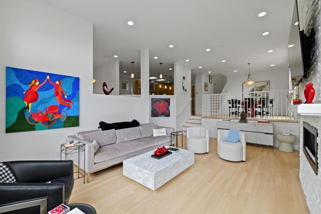 Image 12 of property listing at 374 El Granada Boulevard, El Granada, CA 94018