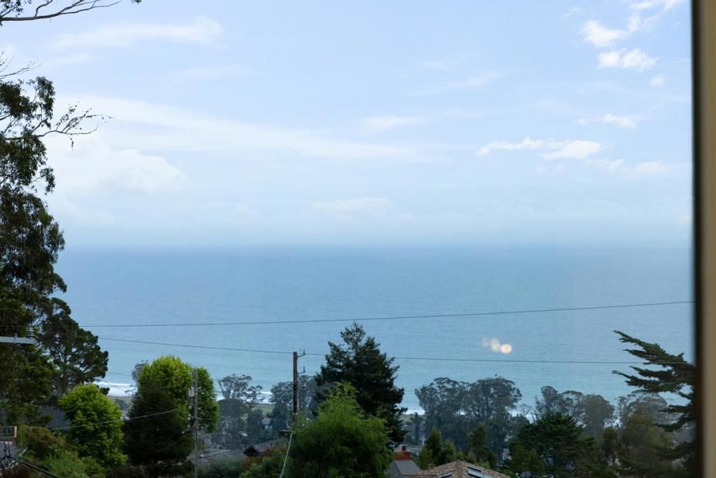 Image 13 of property listing at 374 El Granada Boulevard, El Granada, CA 94018