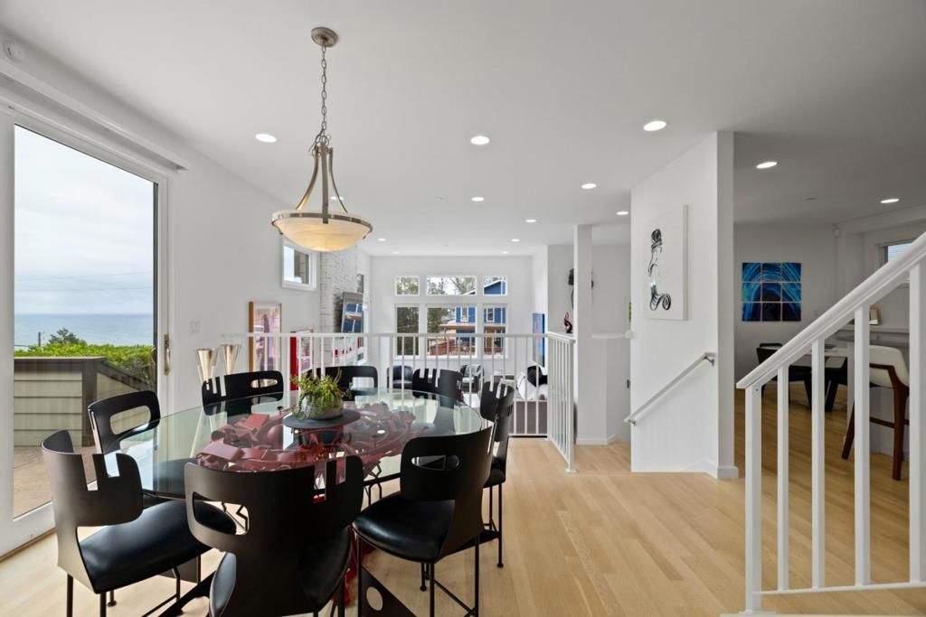Image 17 of property listing at 374 El Granada Boulevard, El Granada, CA 94018