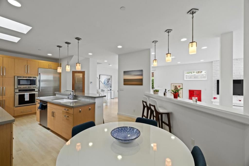 Image 27 of property listing at 374 El Granada Boulevard, El Granada, CA 94018