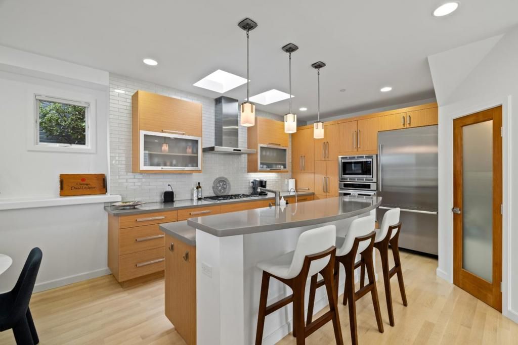 Image 28 of property listing at 374 El Granada Boulevard, El Granada, CA 94018